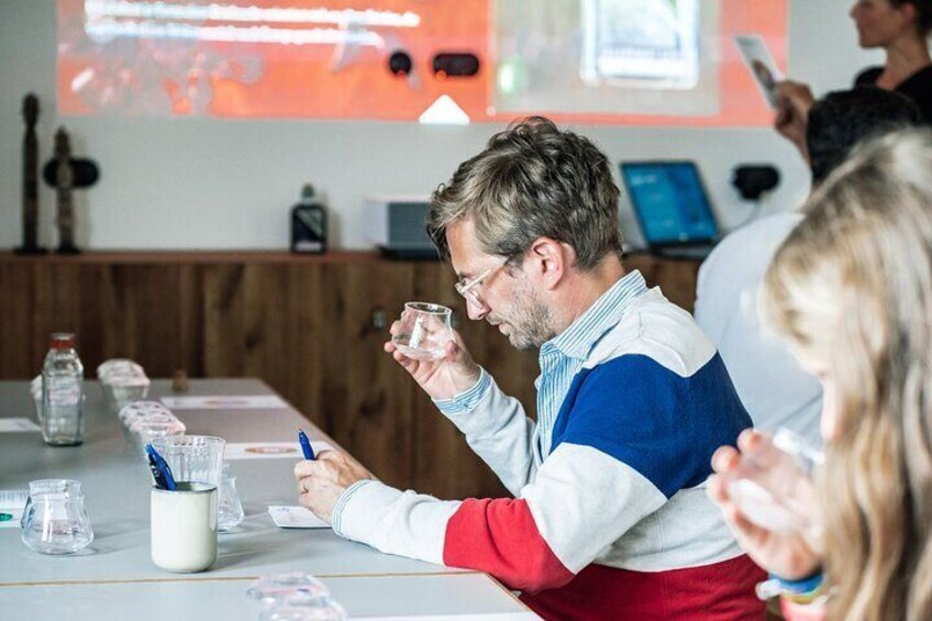 Wittenburg: Elephant Gin's Distillery Tour near Hamburg