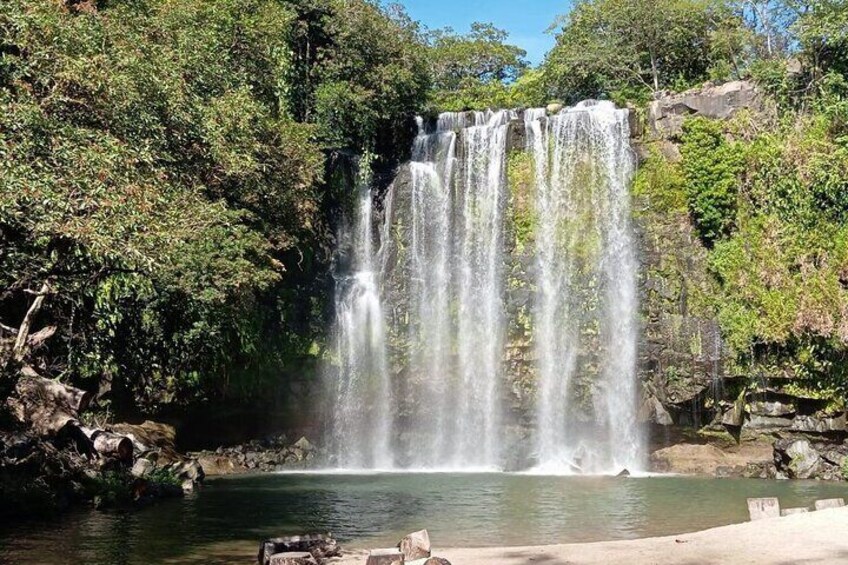  hiking Rio Celeste, Sloth tour and Llanos de Cortez Waterfall