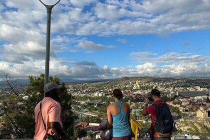 Old Town Tbilisi: Walking Tour & Wine Tasting with a Local Guide