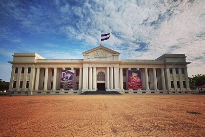 Masaya Volcano and Managua City Tour: Nature and History Together