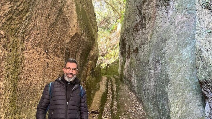 Pitigliano in the footstep of the Etruscan: Hike and wine tasting