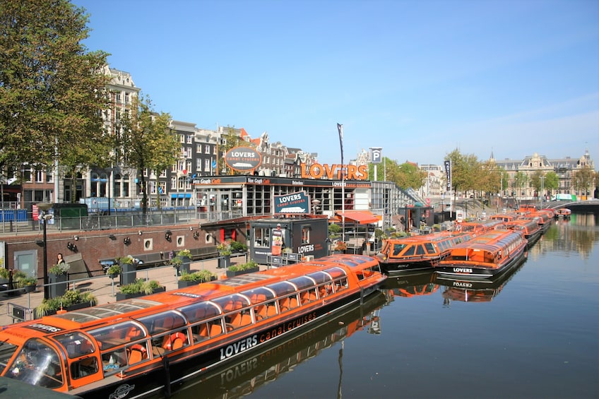Madame Tussauds Amsterdam & 1-Hour Canal Cruise
