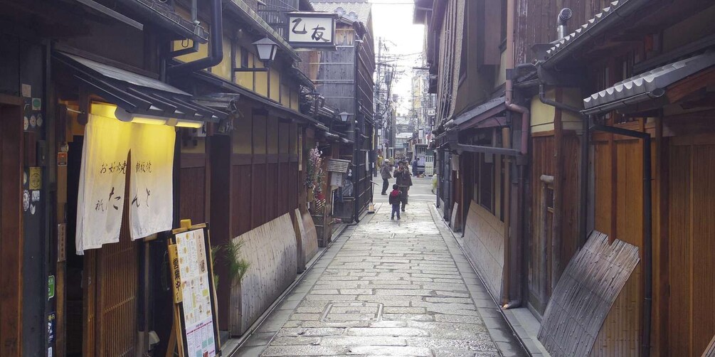 Picture 6 for Activity Kyoto: Meet the Geisha Maiko with Gion Walking Tour