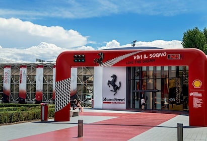 Maranello: Entrada al Museo Ferrari y Simulador