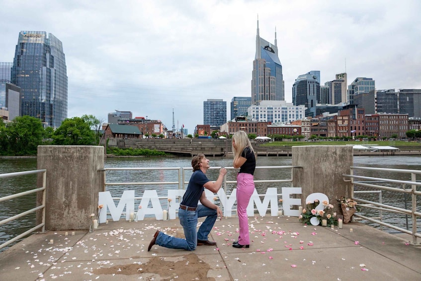 Picture 6 for Activity Nashville: Romantic Couples Photoshoot with Champagne