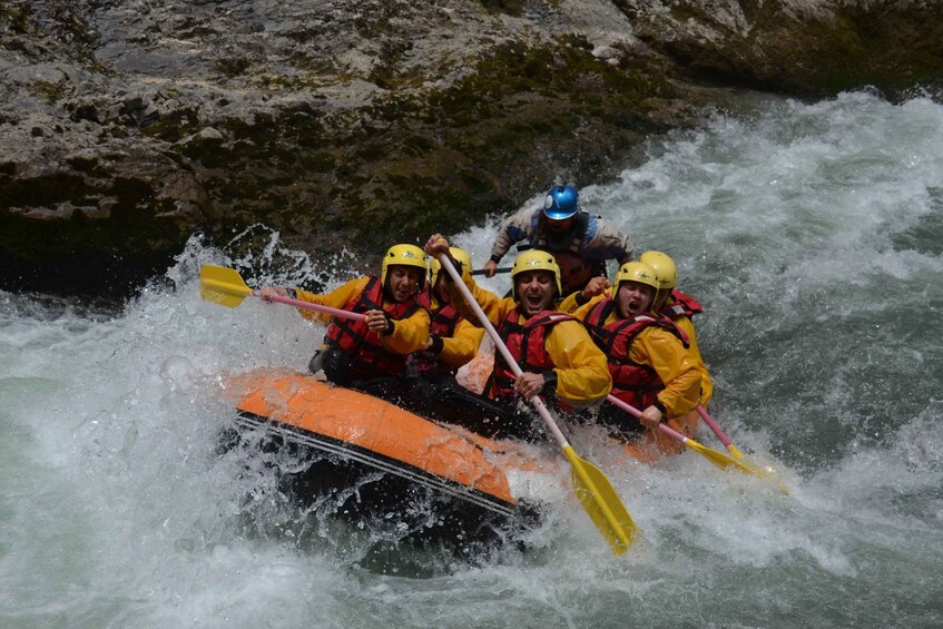 Picture 3 for Activity Lao River: 11 Km Classic Rafting medium descent