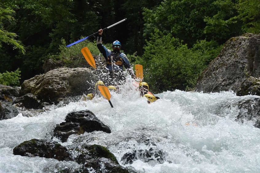 Lao River: 11 Km Classic Rafting medium descent