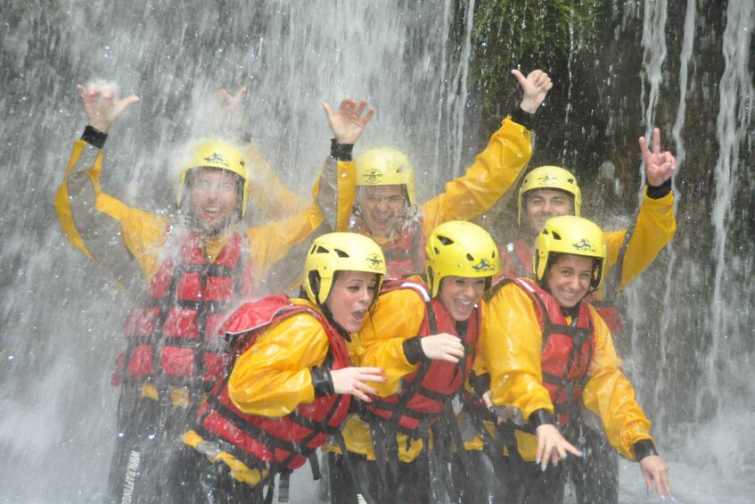 Picture 2 for Activity Lao River: 11 Km Classic Rafting medium descent