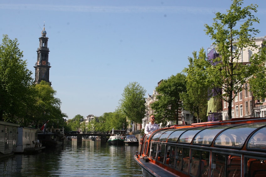 Amsterdam Combination: Nemo Science Museum and 1 Hour Canal Cruise