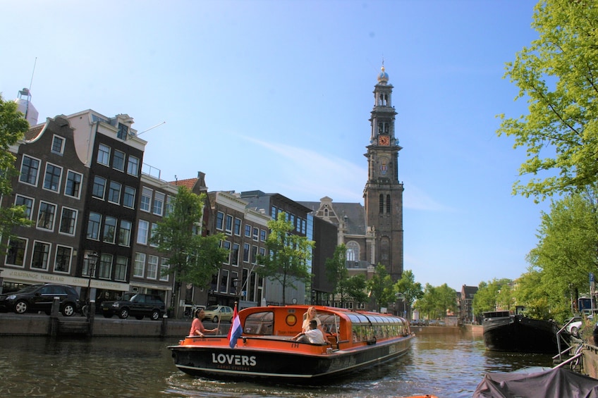 Amsterdam Combination: Nemo Science Museum and 1 Hour Canal Cruise