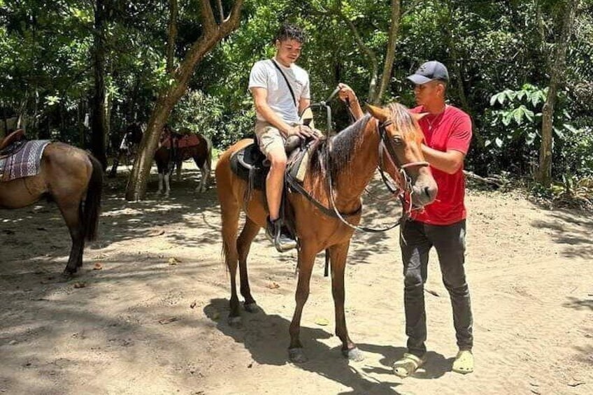 Tour a Caballo en Bergantín Beach