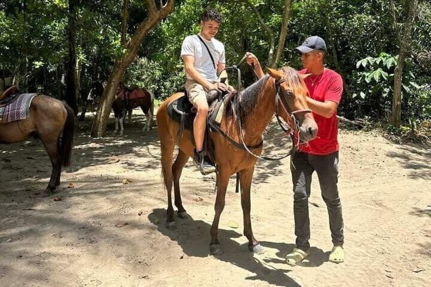 Tour a Caballo en Bergantín Beach