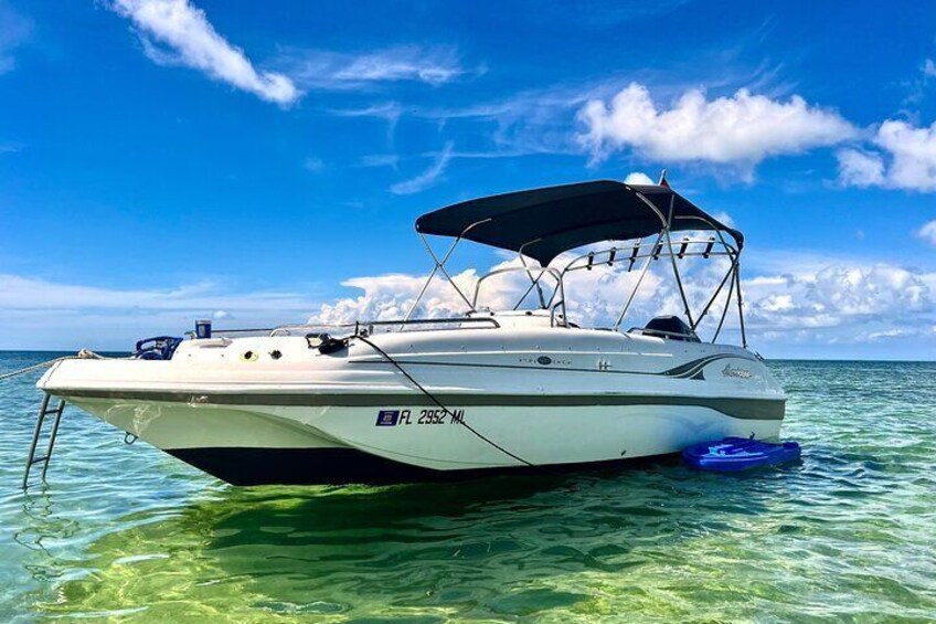 4 Hours 22' Hurricane Deck Boat Rental in Key West