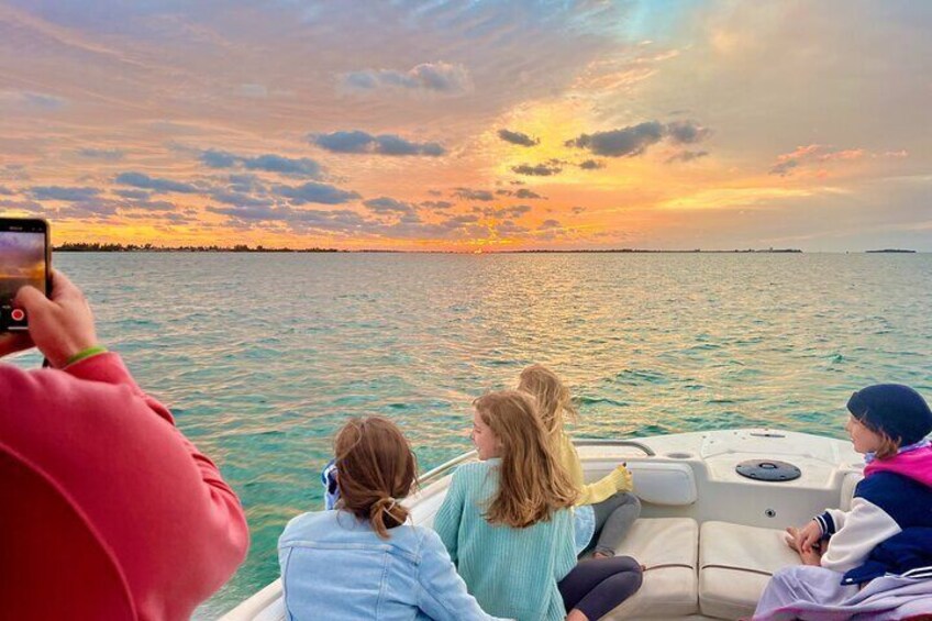 4 Hours 22' Hurricane Deck Boat Rental in Key West