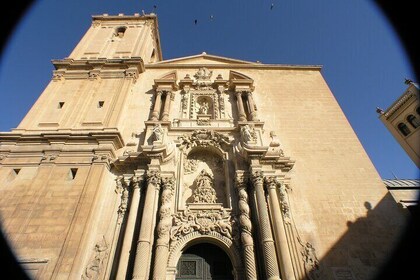 1.5 hour private tour of the Basilica of Santa Maria