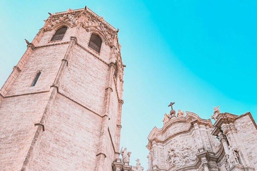 The Essentials of Valencia in a Guided Tour