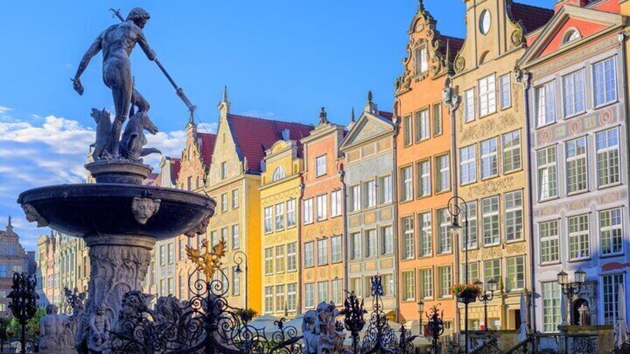 Fantastic Gdansk City Exploration Game: Lions and Unicorns
