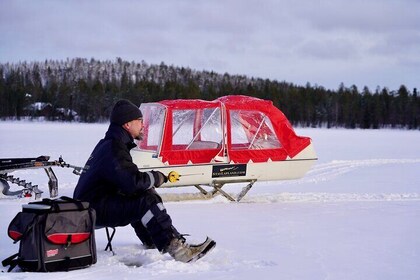Pesca en hielo con motos de nieve