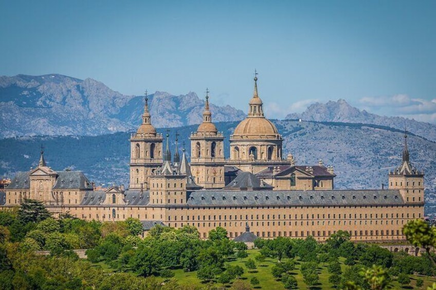 Panoramic view from afar towards the Escorial Monastery
