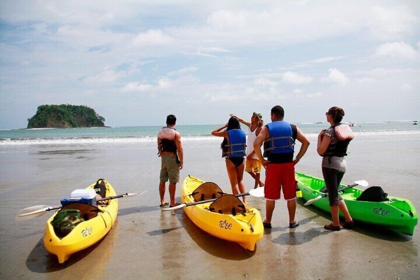 Isla Chora Kayak and Snorkel Activity