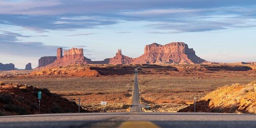 Monument Valley: Kulturelle Tour mit Abendessen und Unterhaltung