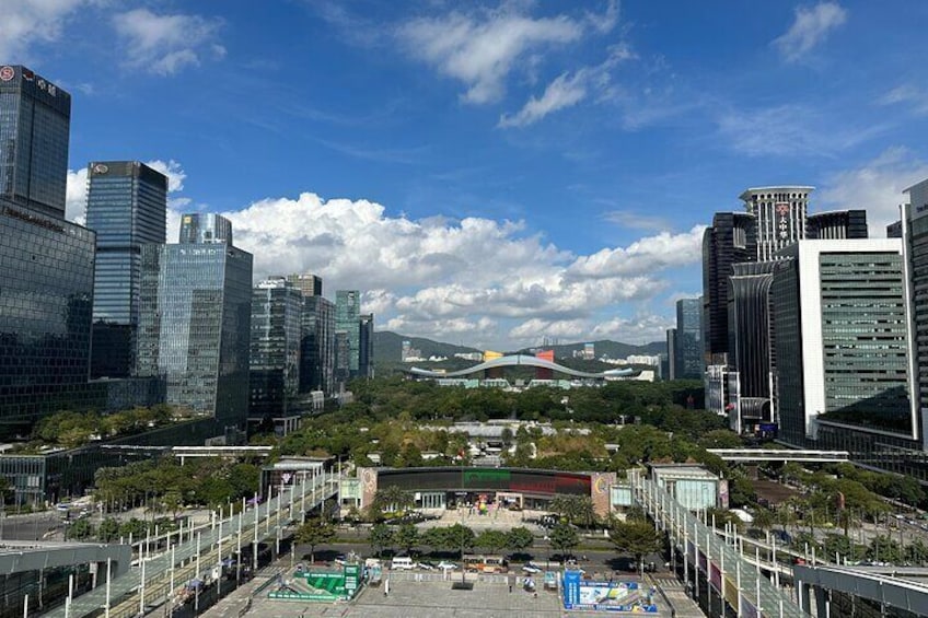 From Hong kong to Shenzhen tour with a guide who Speaking English