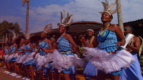 Tur Sore ke Bomas di Kenya