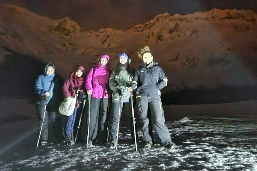 Trekking to the Martial Glacier at Night with Regional Tastings