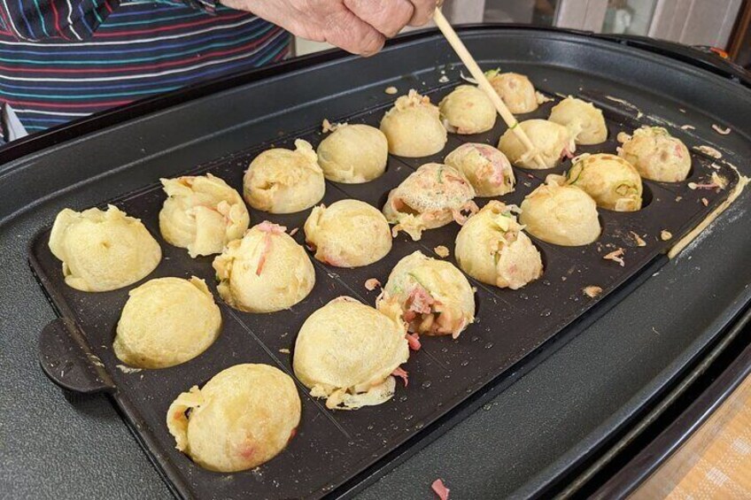 Private Takoyaki Cooking Class by Natives in Osaka