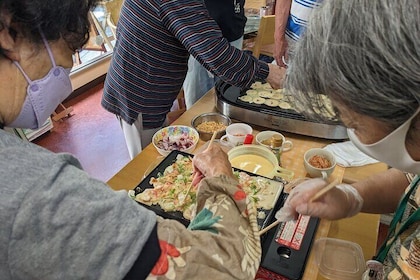 Private Takoyaki Cooking Class by Natives in Osaka