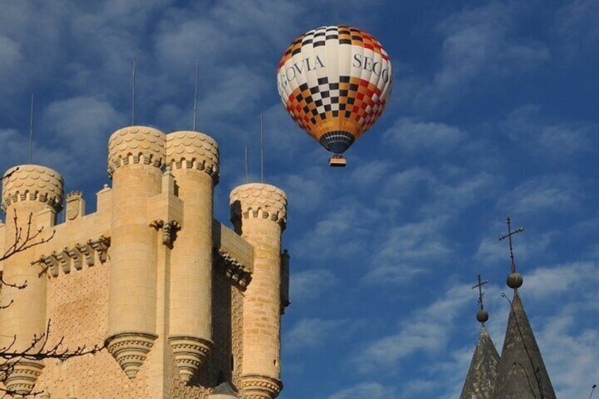 Typical flight over the Alcázar of Segovia