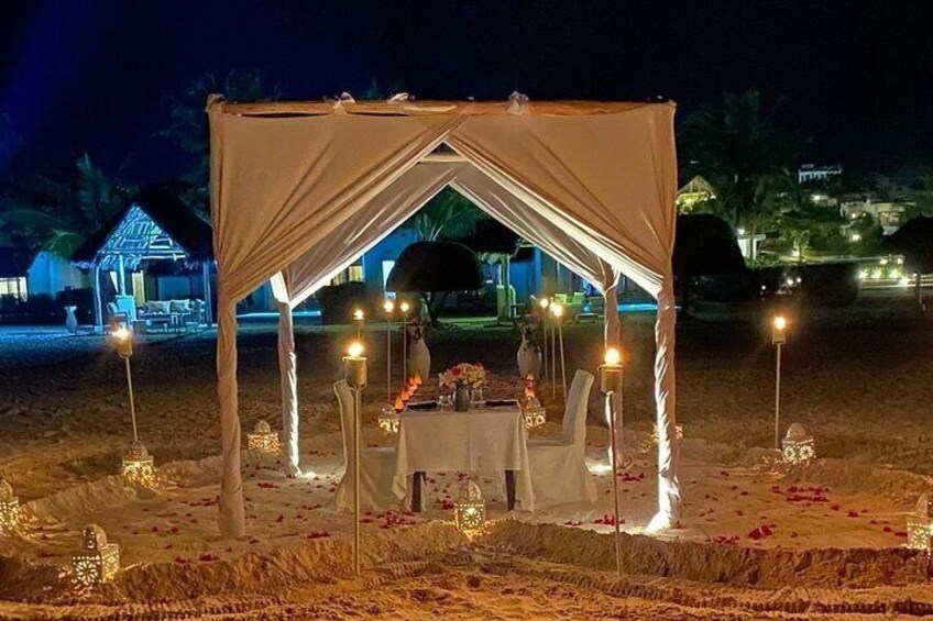 Romantic seaside dinner Zanzibar