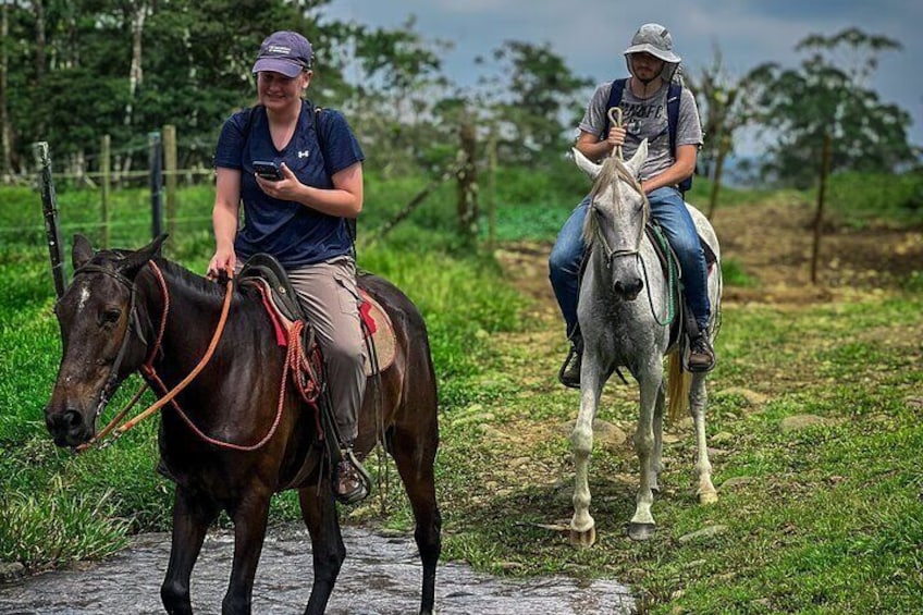 TOUR A CABALLO