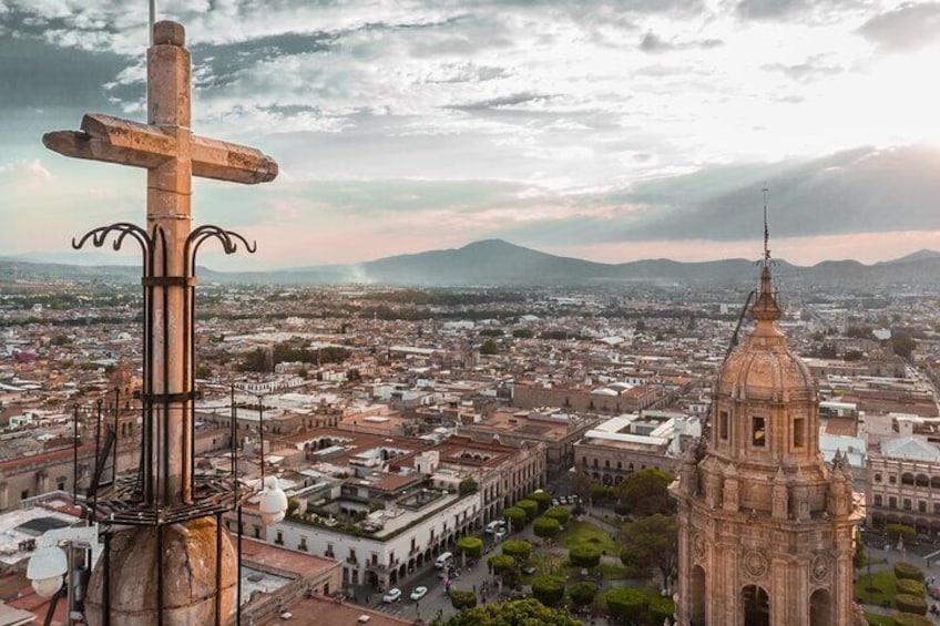 Morelia, Patzcuaro and Janitzio From Guanajuato Private Tour 