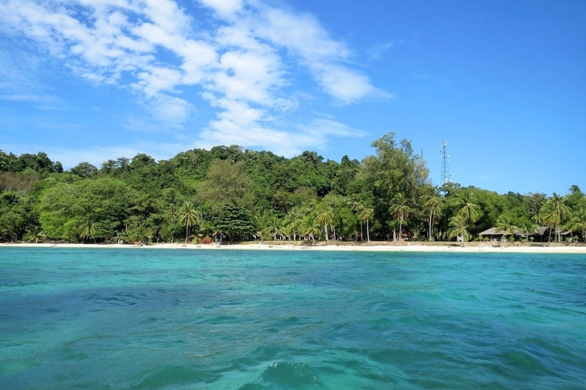 Travel from Koh Ngai to Koh Lipe by Satun Pakbara Speed Boat