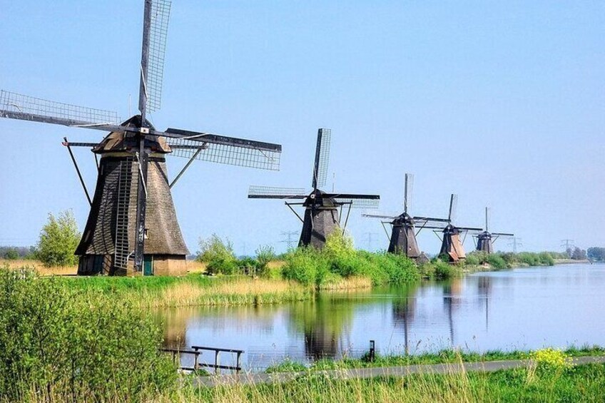 Small group tour to Kinderdijk windmills and Delft from Amsterdam