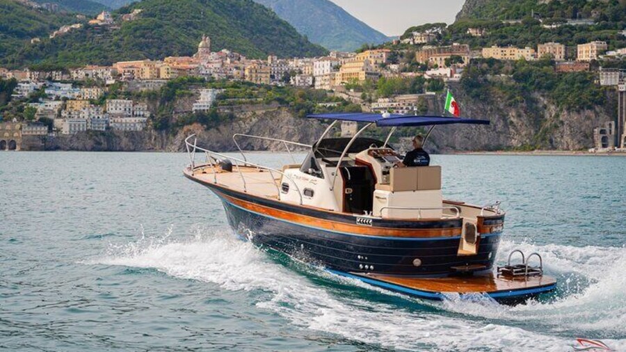 Group tour on the Amalfi Coast