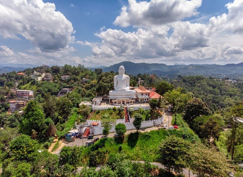 Picture 2 for Activity Kandy City Walk with a Local (Private 5-Hour Tour)