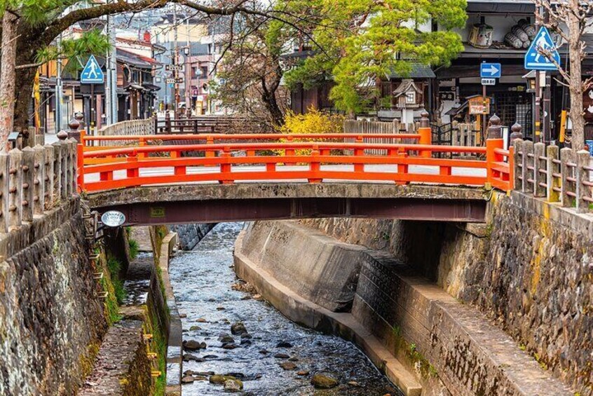 Full Day Private Tour in Takayama and Shirakawago