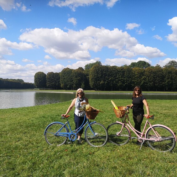 Picture 7 for Activity From Paris: Skip-the-Line Palace of Versailles Bike Tour
