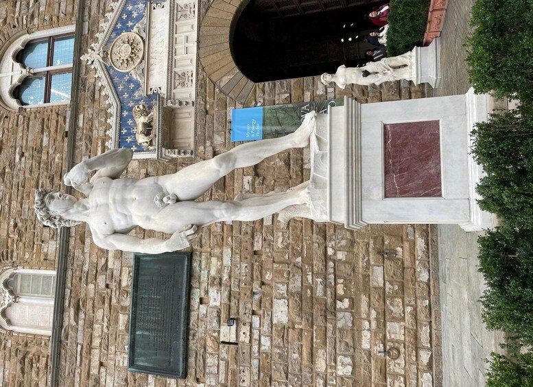 Picture 8 for Activity From Livorno: Guided Day Trip to Florence and Pisa by Bus