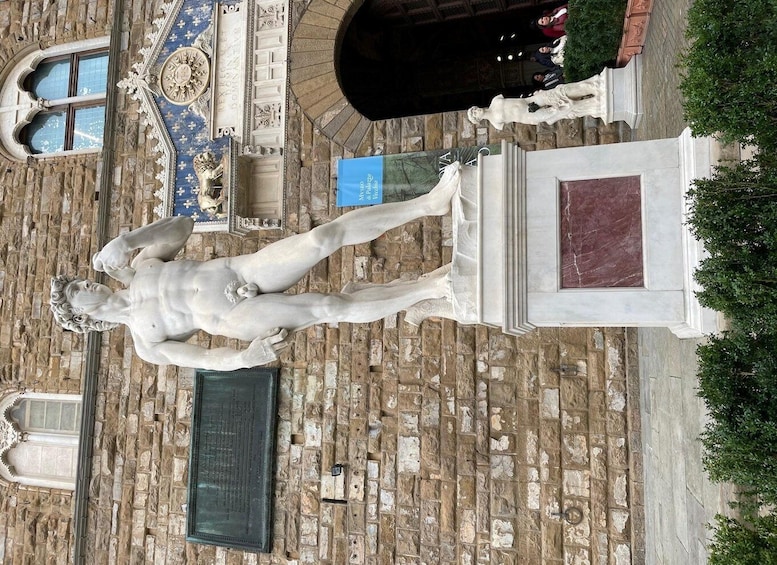 Picture 8 for Activity From Livorno: Guided Day Trip to Florence and Pisa by Bus