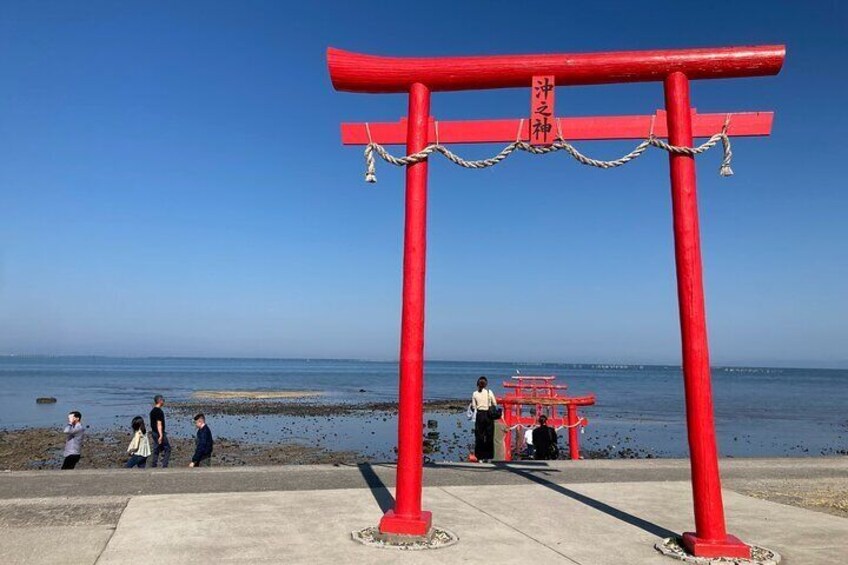 The Oouo Shrine is a popular spot to take a break and a magnificent photo.