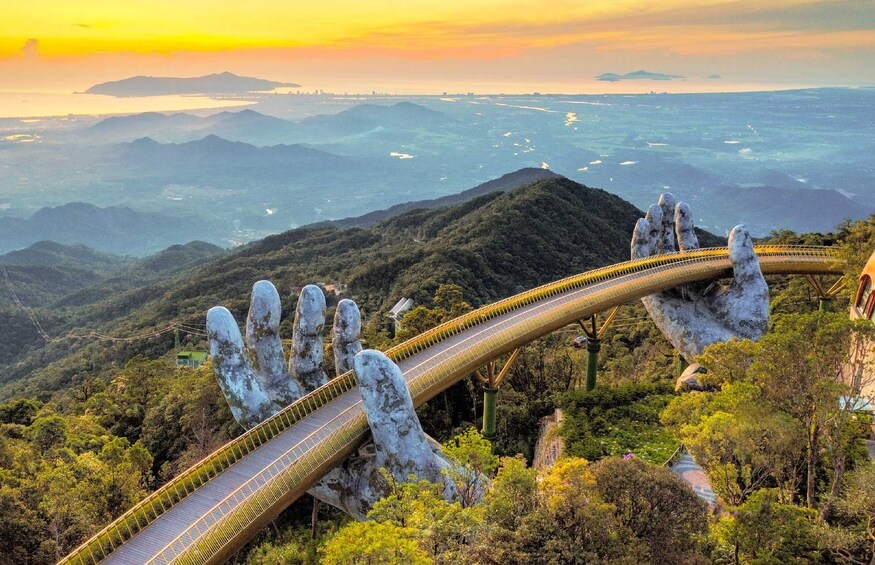 Vietnam : Discover Ba Na Hills and Golden Bridge Standard Tour with Lunch