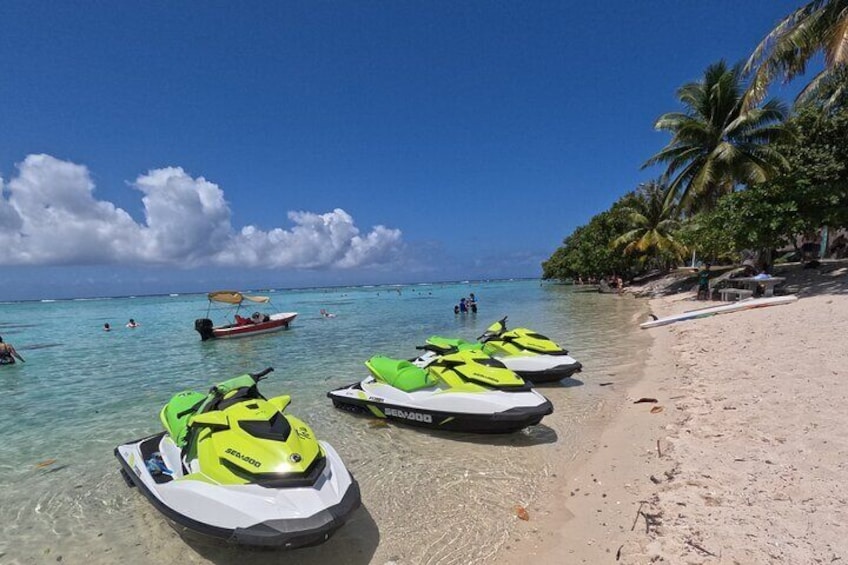 Break during the jet ski excursion
