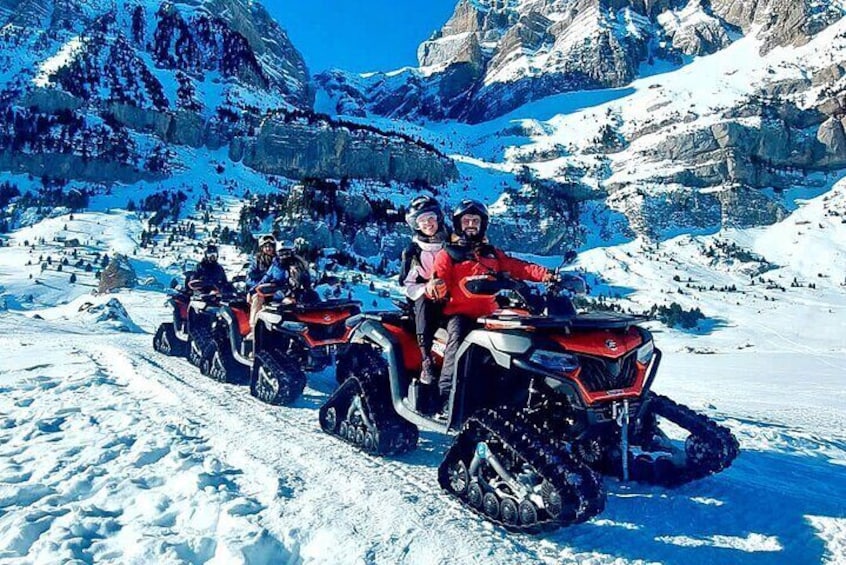 1 Hour Snowmobile Tour in Formigal and Panticosa