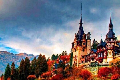 Private Day Tour to Historical Villages in Sinaia