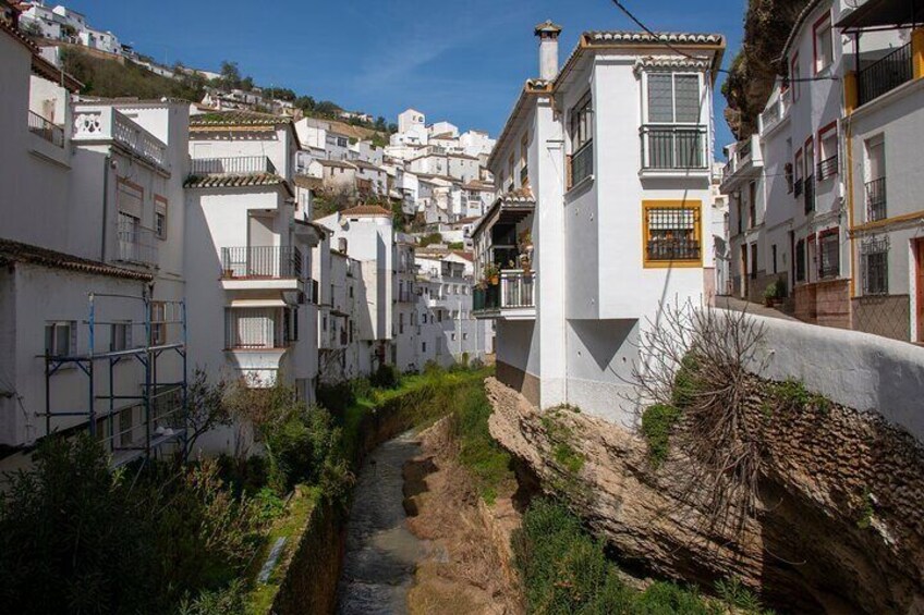 Day trip to Zahara, Setenil and Ronda