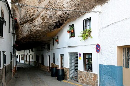 Day trip to Zahara, Setenil and Ronda from Seville