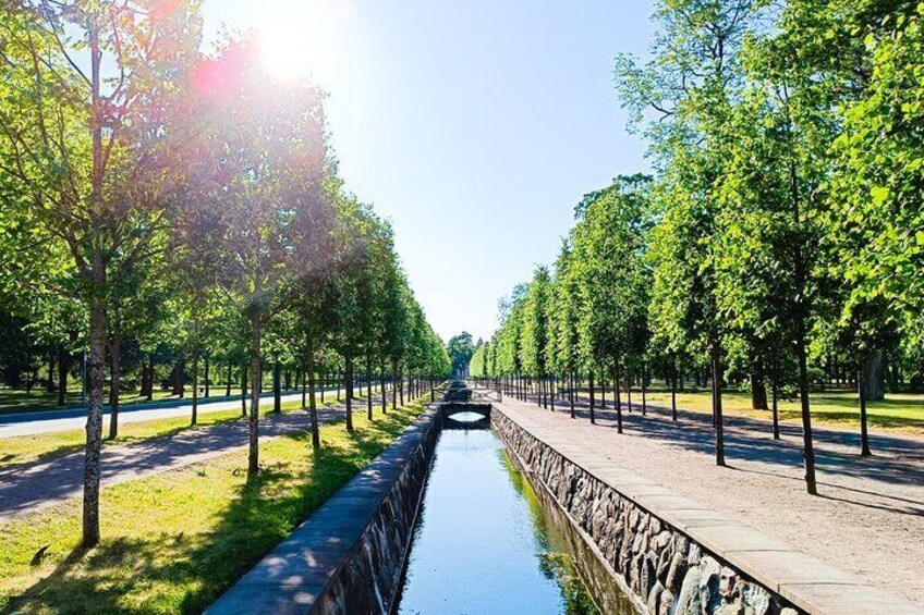 2 Hour Tales of Tallinn Private Car Tour